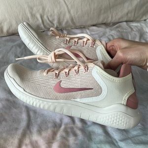 NIKE FREE RN 2018 Women's GUAVA ICE, Size 8.